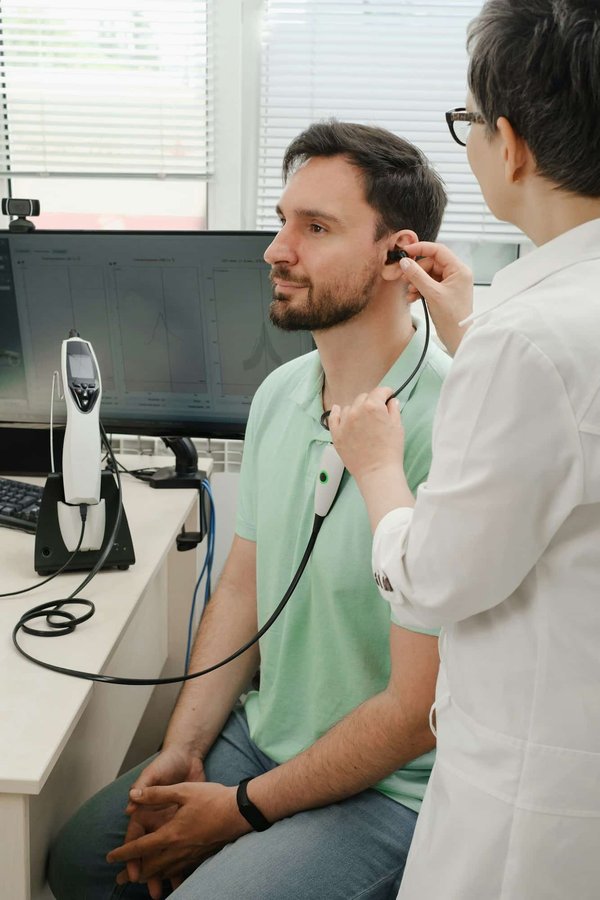 Consulter un audioprothésiste à Bordeaux : tout ce que vous devez savoir